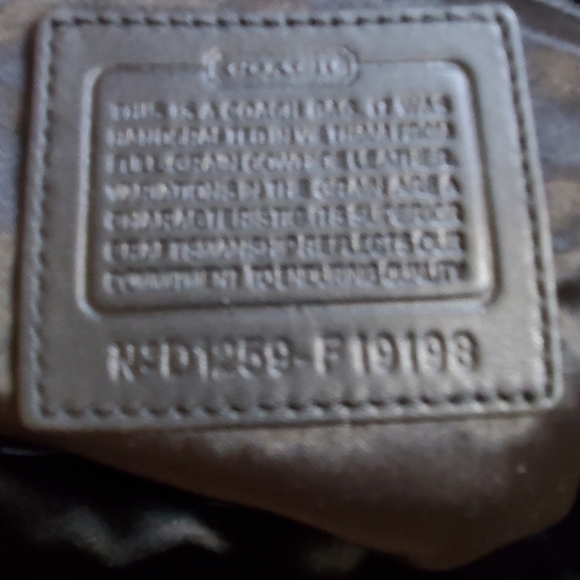 SET of 2 Coach New F19198 Leather Logo Stitched Purse Bag 14x10x4 Wristlet 7.5x5 - Picture 9 of 11